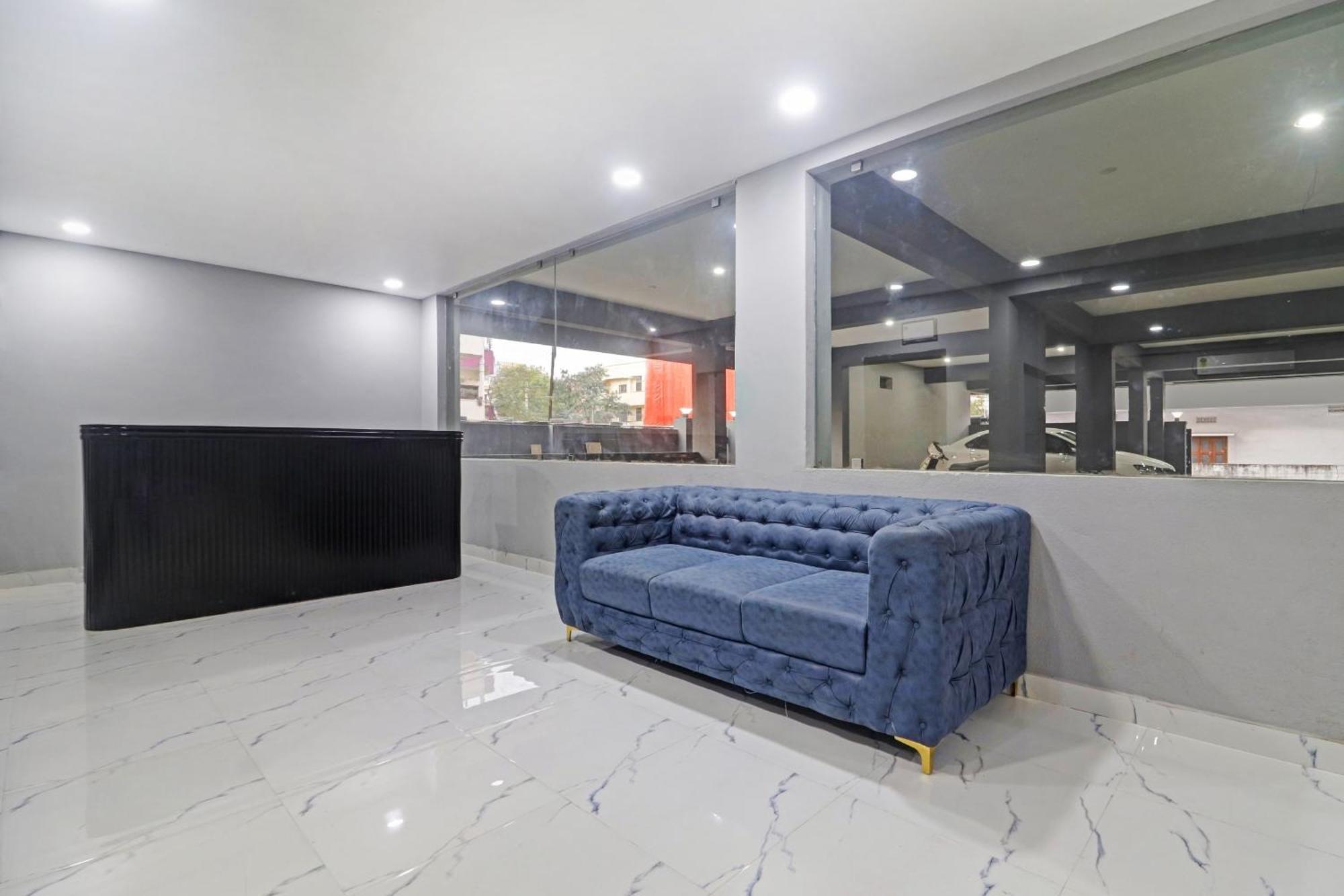 Hotel Super Townhouse Che Sigma Hyderabad Exterior foto