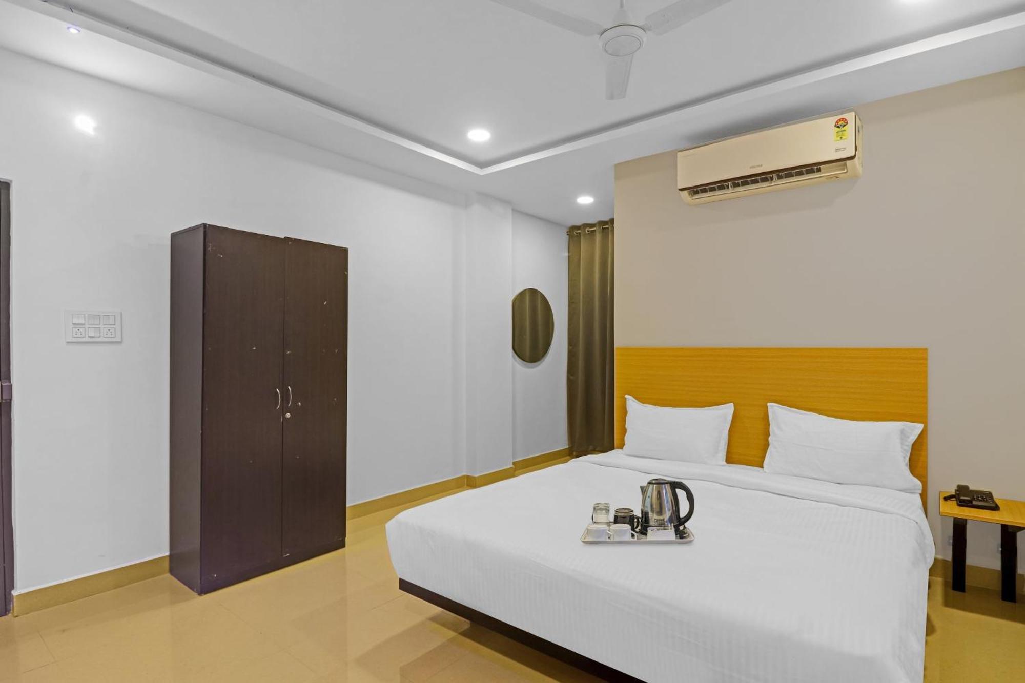 Hotel Super Townhouse Che Sigma Hyderabad Exterior foto